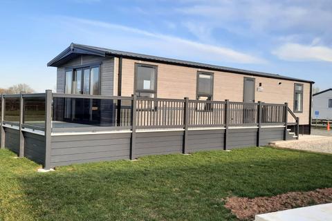 Poplar Farm, Crabtree Lane... 2 bed detached house for sale