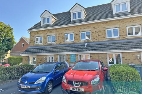 Amherst Place, Ryde 2 bed maisonette for sale