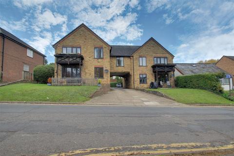 The Nap, Kings Langley 2 bed maisonette for sale