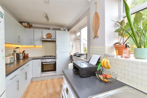 Westdene Drive, Brighton, East Sussex 2 bed flat for sale