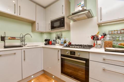 Cavalier Close, Wallington, Surrey 1 bed apartment for sale