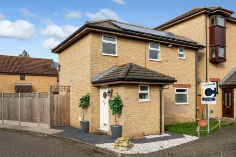 Fernan Dell, Crownhill, Milton Keynes 3 bed detached house for sale