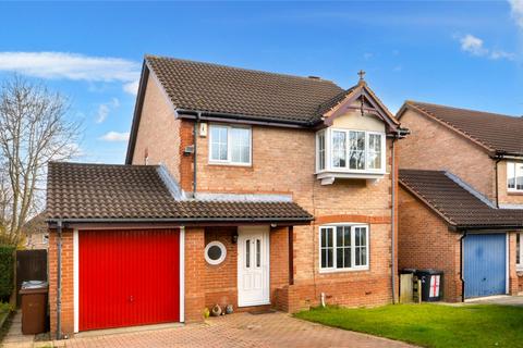 Chestnut Way, Leeds, West Yorkshire 3 bed detached house for sale