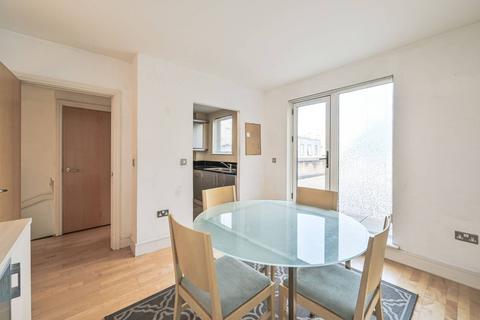 Finchley Road, Golders Green, London... 3 bed maisonette for sale