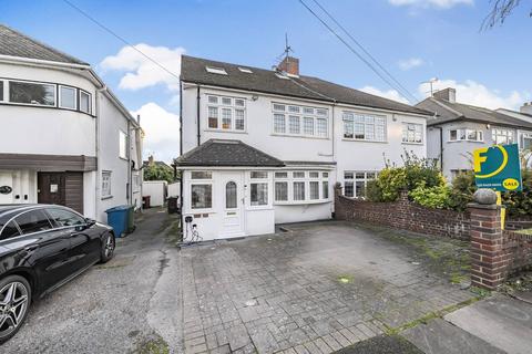 Whitegate Gardens, Harrow Weald... 4 bed semi