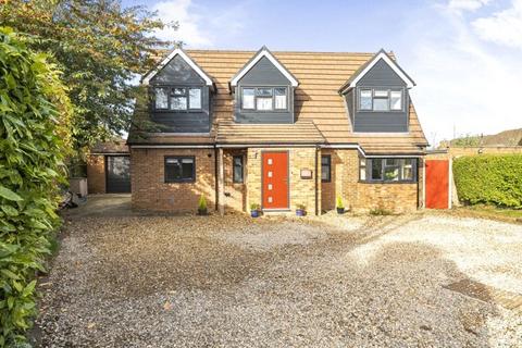 Garrett Close, Bedfordshire LU6 4 bed detached house for sale