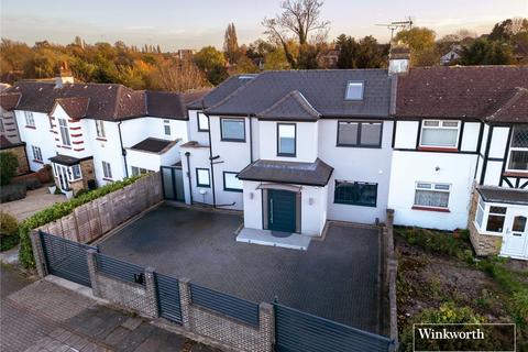 5 bedroom semi-detached house for sale