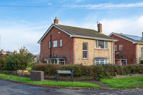 Hollow Lane, Hayling Island PO11 3 bed house for sale