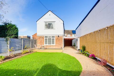 2 bedroom detached house for sale