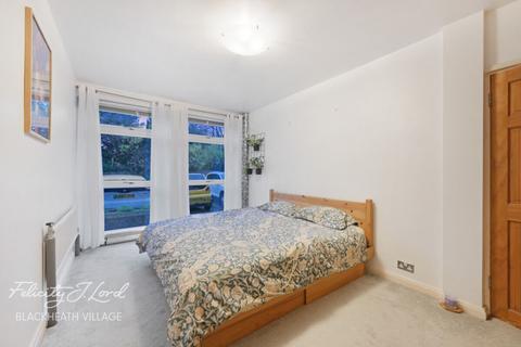 Sweyn Place, London 3 bed apartment for sale