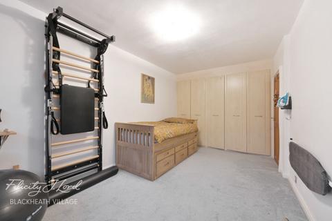 Sweyn Place, London 3 bed apartment for sale