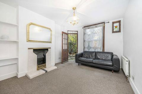 Bathurst Gardens, London NW10 2 bed flat for sale