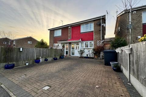 Grove Road, Turvey, Bedfordshire... 2 bed semi