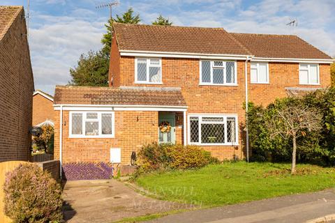 Pegasus Way, East Grinstead RH19 4 bed semi