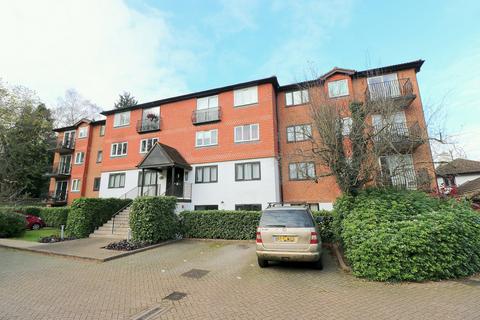 Great Heathmead, Haywards Heath, RH16 1 bed flat for sale