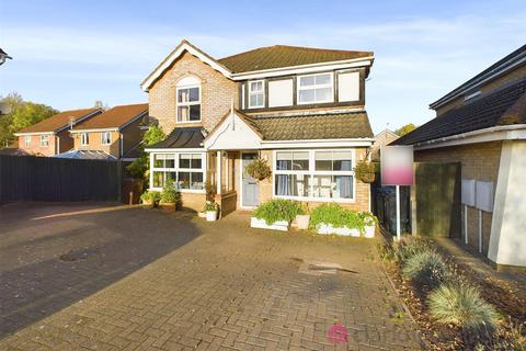 Challinor, Harlow CM17 4 bed detached house for sale