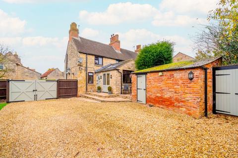 Newton Way, Woolsthorpe By... 2 bed character property for sale