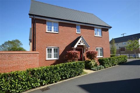 Larns Walk, Braintree, CM7 4 bed link detached house for sale