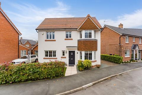 King Oswald Crescent, Widnes WA8 5 bed detached house for sale