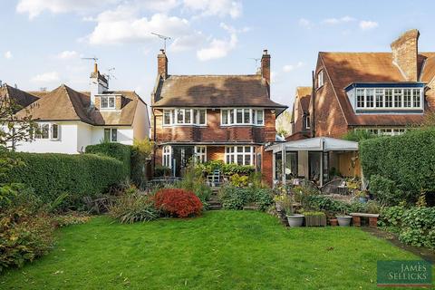 Meadowcourt Road, Oadby, Leicestershire 4 bed detached house for sale