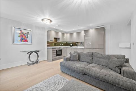 Minorca Road, Weybridge, KT13 2 bed apartment for sale