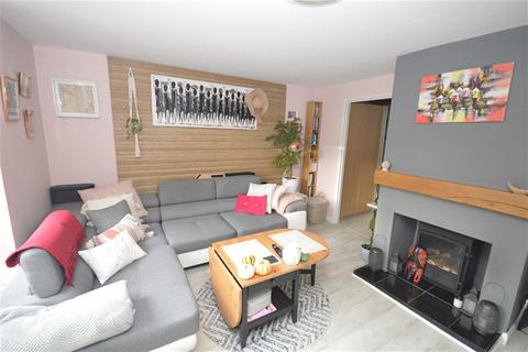 Dean Rogers Place, Braintree, CM7 2 bed maisonette for sale