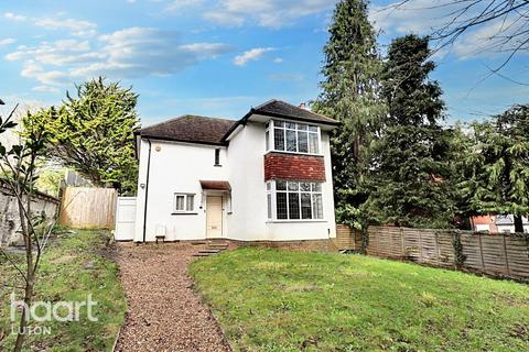 London Road, Luton 3 bed detached house for sale