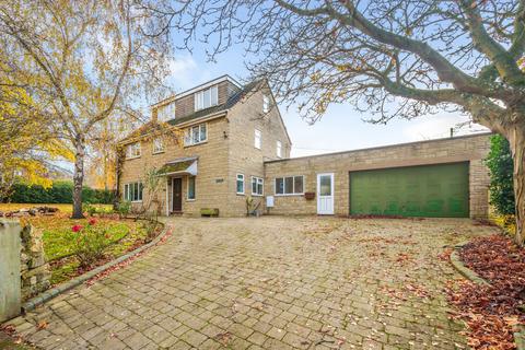 Oxenton, Gloucestershire GL52 5 bed detached house for sale