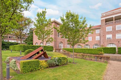 Scott Avenue, Putney, London, SW15 2 bed apartment for sale