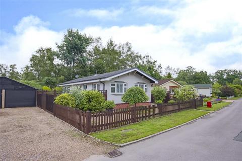 The Plateau, Warfield Park... 2 bed park home for sale