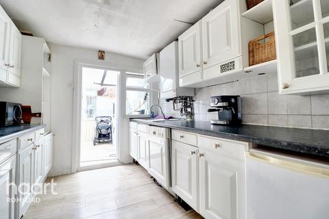 Oldchurch Road, Romford, RM7 0BD 3 bed end of terrace house for sale