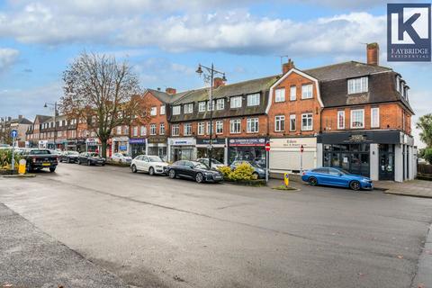 Stoneleigh Broadway, Epsom, KT17 1 bed apartment for sale