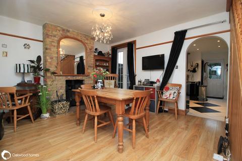 Canterbury Road, Birchington, Kent, CT7 3 bed semi