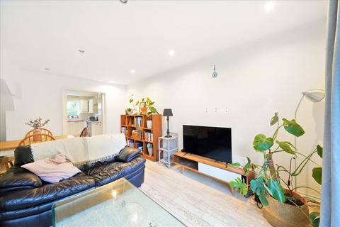 Noble Mews, Stoke Newington, London, N16 3 bed semi