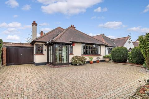 Broadclyst Gardens, Thorpe Bay... 3 bed bungalow for sale