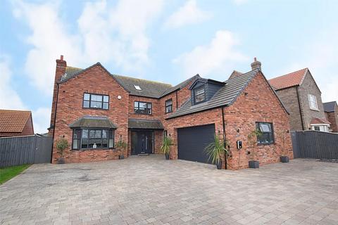 Woods Way, Tetney DN36 6 bed detached house for sale