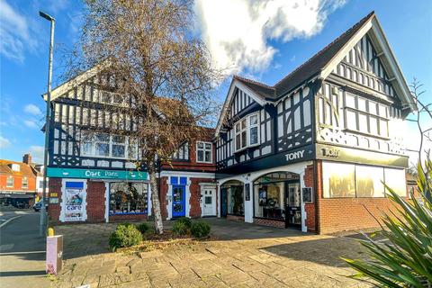 High Street, Christchurch, Dorset, BH23 2 bed apartment for sale