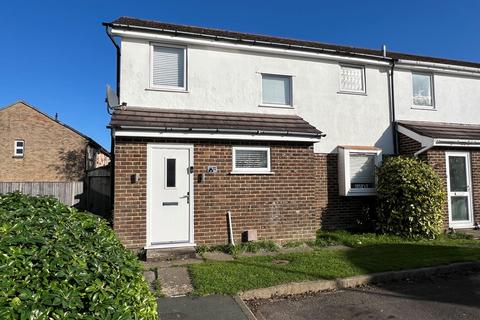 Chatsworth Way, New Milton... 3 bed semi