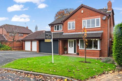 Farway Gardens, Wolverhampton WV8 4 bed detached house for sale