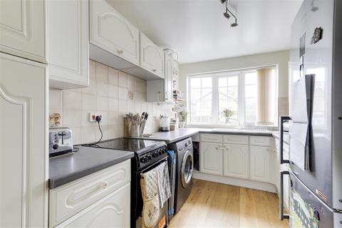 Lodge Farm Lane, Arnold NG5 3 bed detached house for sale