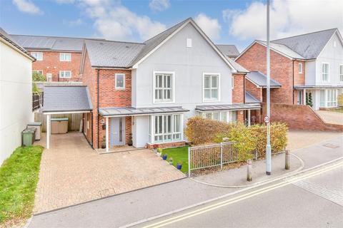 The Avenue, Tunbridge Wells, Kent 3 bed semi