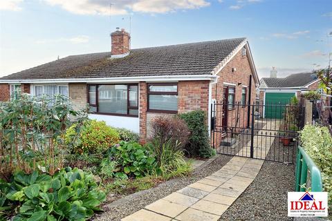 Newlands Avenue, Skellow, Doncaster 2 bed semi