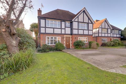 High Beeches, Worthing BN11 5 bed detached house for sale