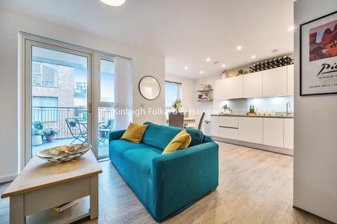 Welham Road, Southgate 1 bed flat for sale