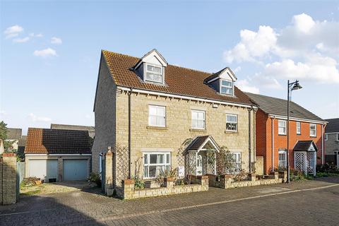 Amberley Close, Calne 5 bed detached house for sale