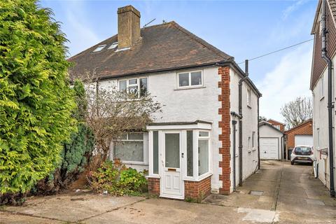 Worplesdon Road, Guildford, Surrey, GU2 3 bed semi