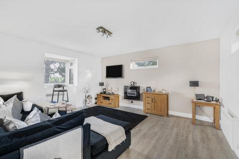 Shipley Road, Woodingdean 2 bed flat for sale