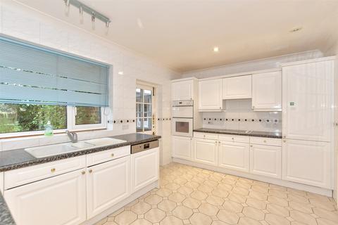 Vicarage Street, St. Peters... 4 bed chalet for sale