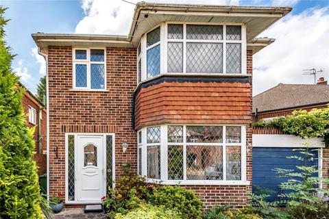 Cleveland Drive, Surrey TW18 3 bed detached house for sale