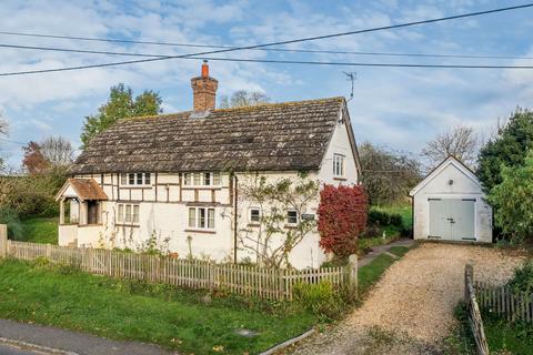 Lordings Road, Billingshurst, RH14 3 bed detached house for sale